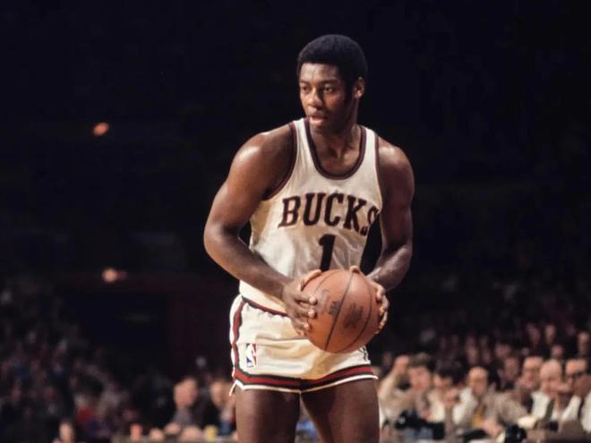 闪耀在我们 闪耀在我们