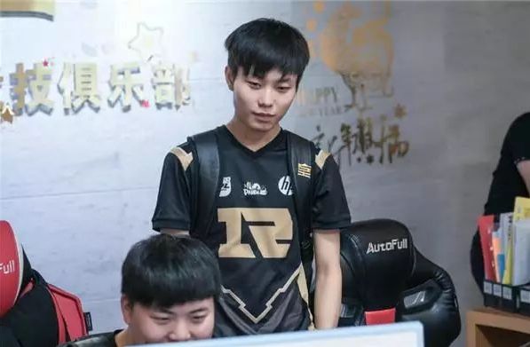 国际赛事中 国际赛事中