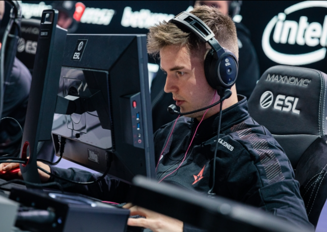 更加紧密 更加紧密